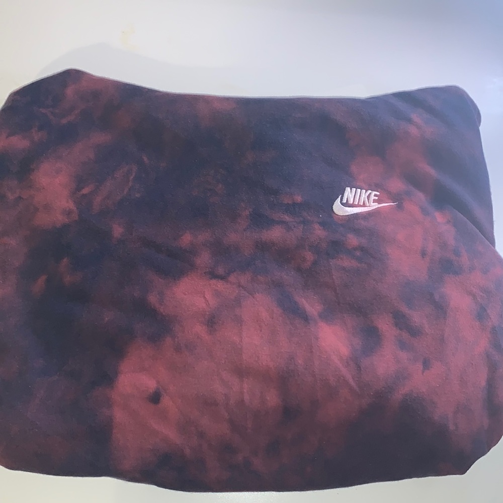nike sweatshirt